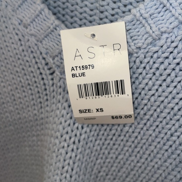 (NEW WITH TAGS) (NEVER WORN) ASTR Sweater XS - Picture 2 of 3